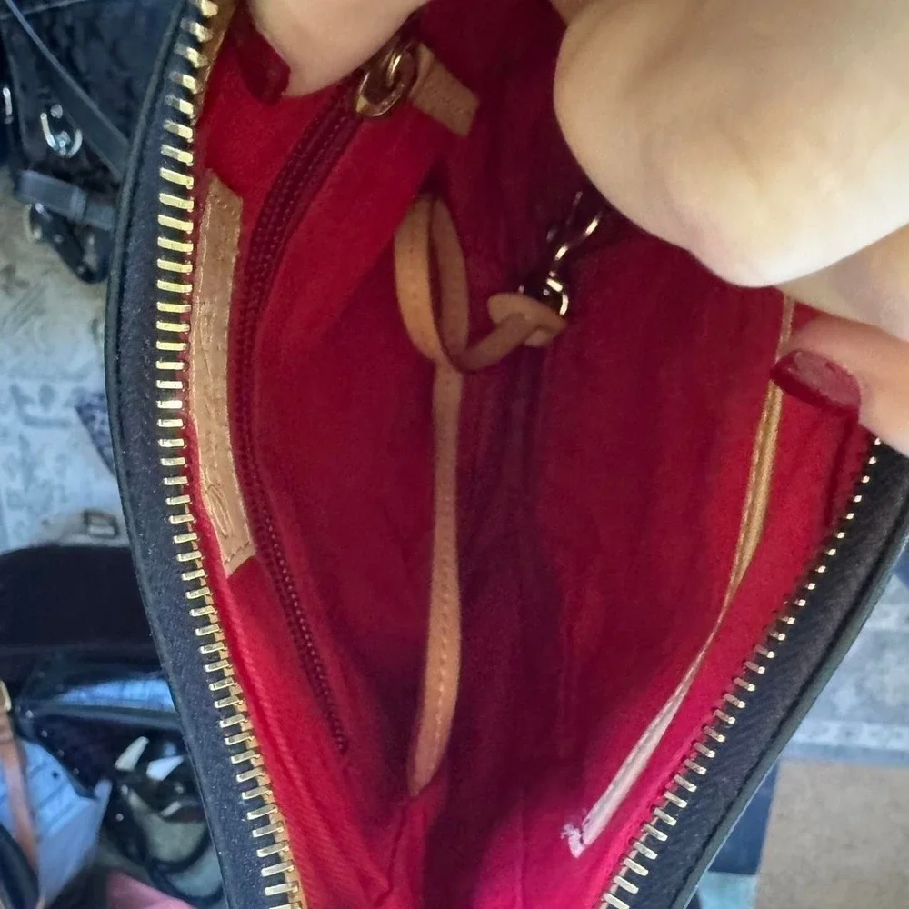Y2K vintage Dooney & Bourke Mini Margot Crossbody Bag in black patent‎ leather